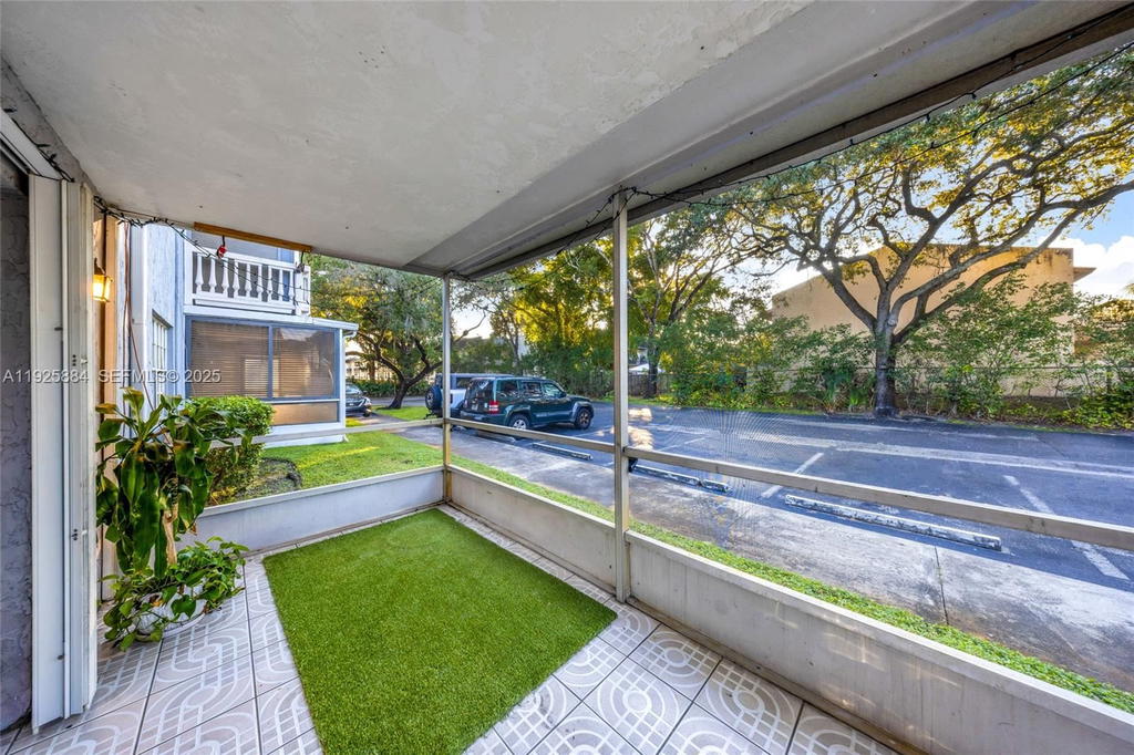 Real estate property located at 7554 Stirling Rd #102, Broward, Oak Paths Condo, Davie, FL
