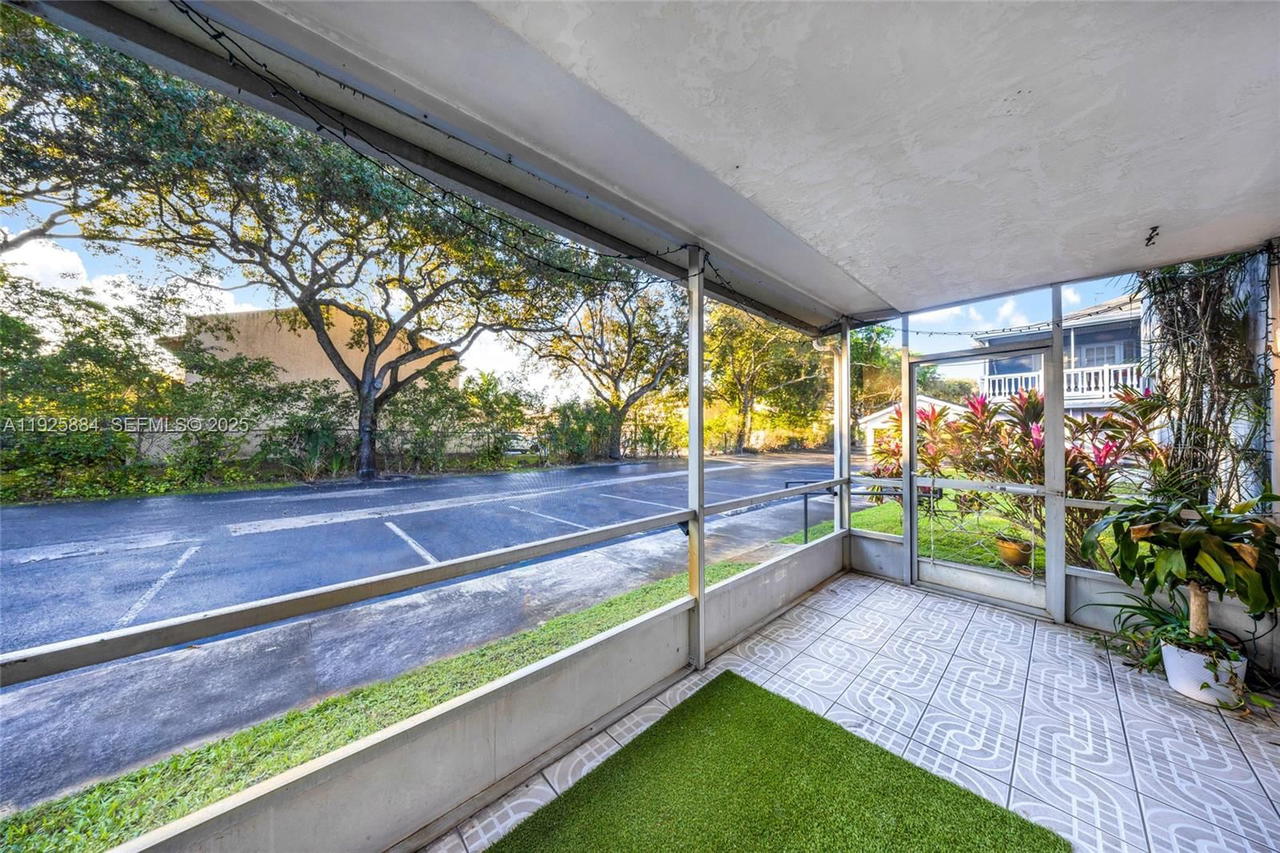 Real estate property located at 7554 Stirling Rd #102, Broward, Oak Paths Condo, Davie, FL