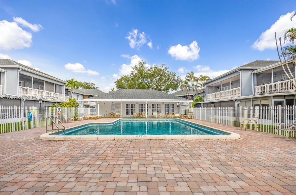 Real estate property located at 7554 Stirling Rd #102, Broward, Oak Paths Condo, Davie, FL