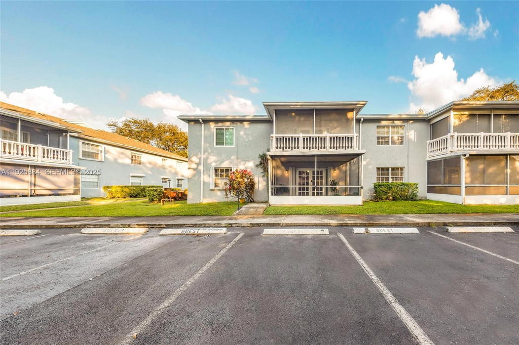 Real estate property located at 7554 Stirling Rd #102, Broward, Oak Paths Condo, Davie, FL