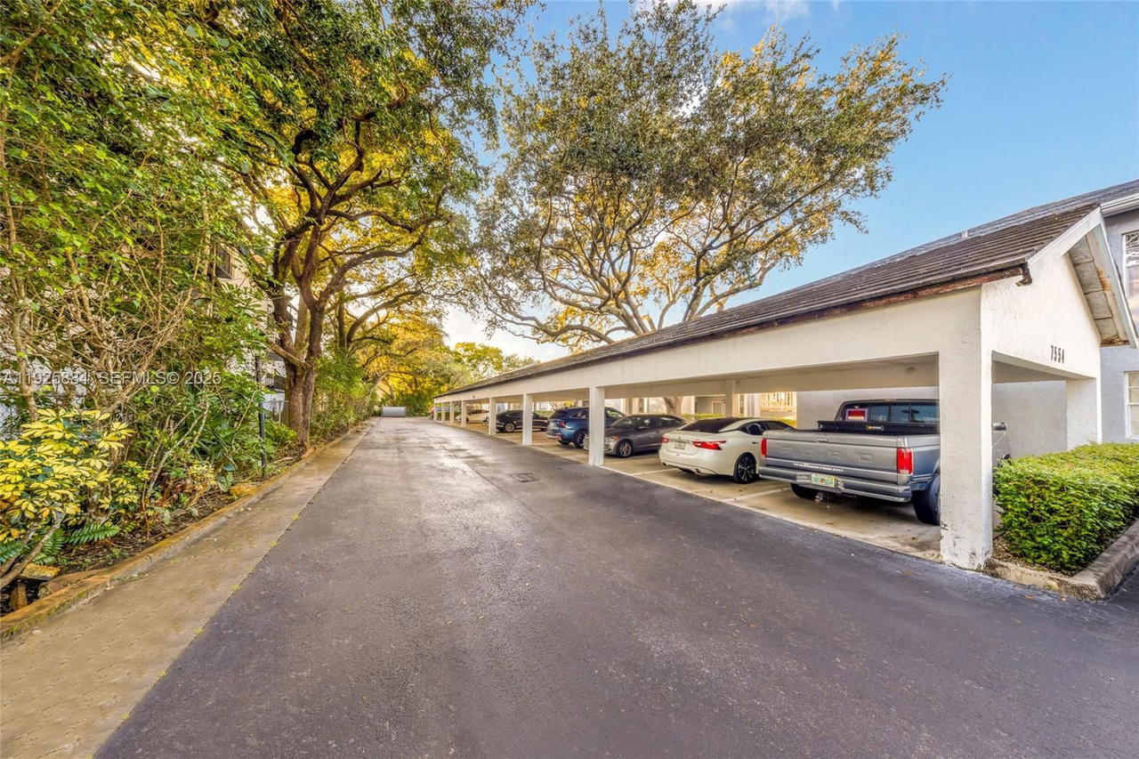 Real estate property located at 7554 Stirling Rd #102, Broward, Oak Paths Condo, Davie, FL