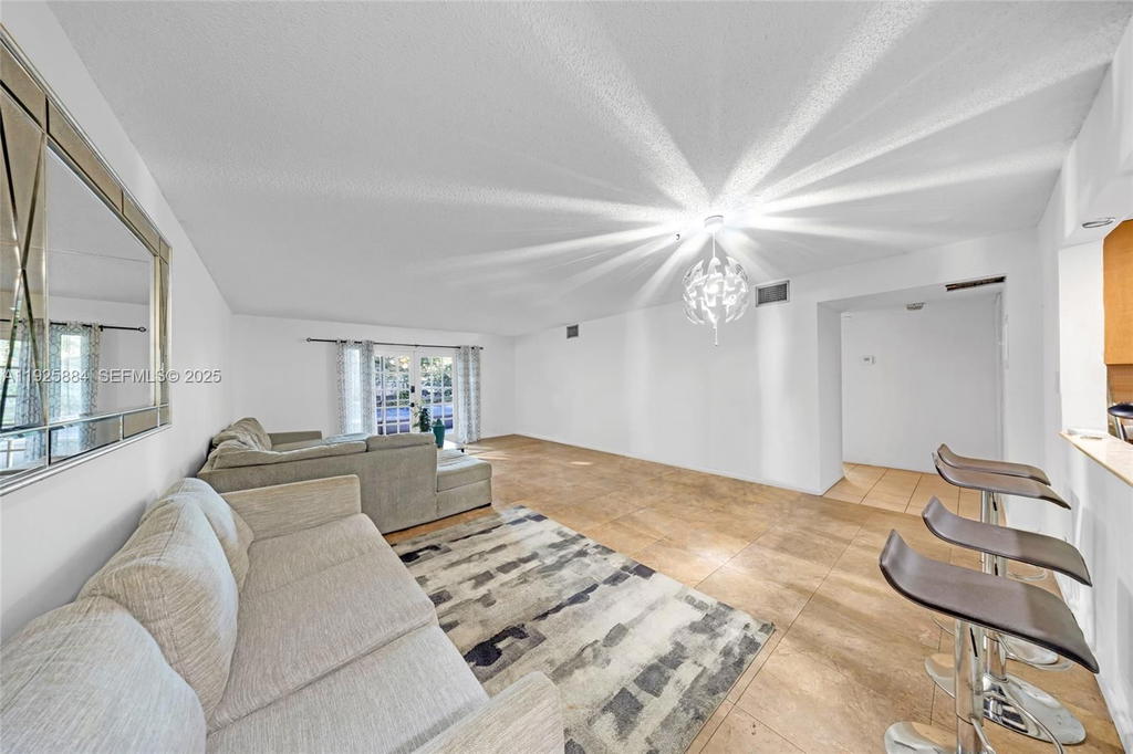 Real estate property located at 7554 Stirling Rd #102, Broward, Oak Paths Condo, Davie, FL