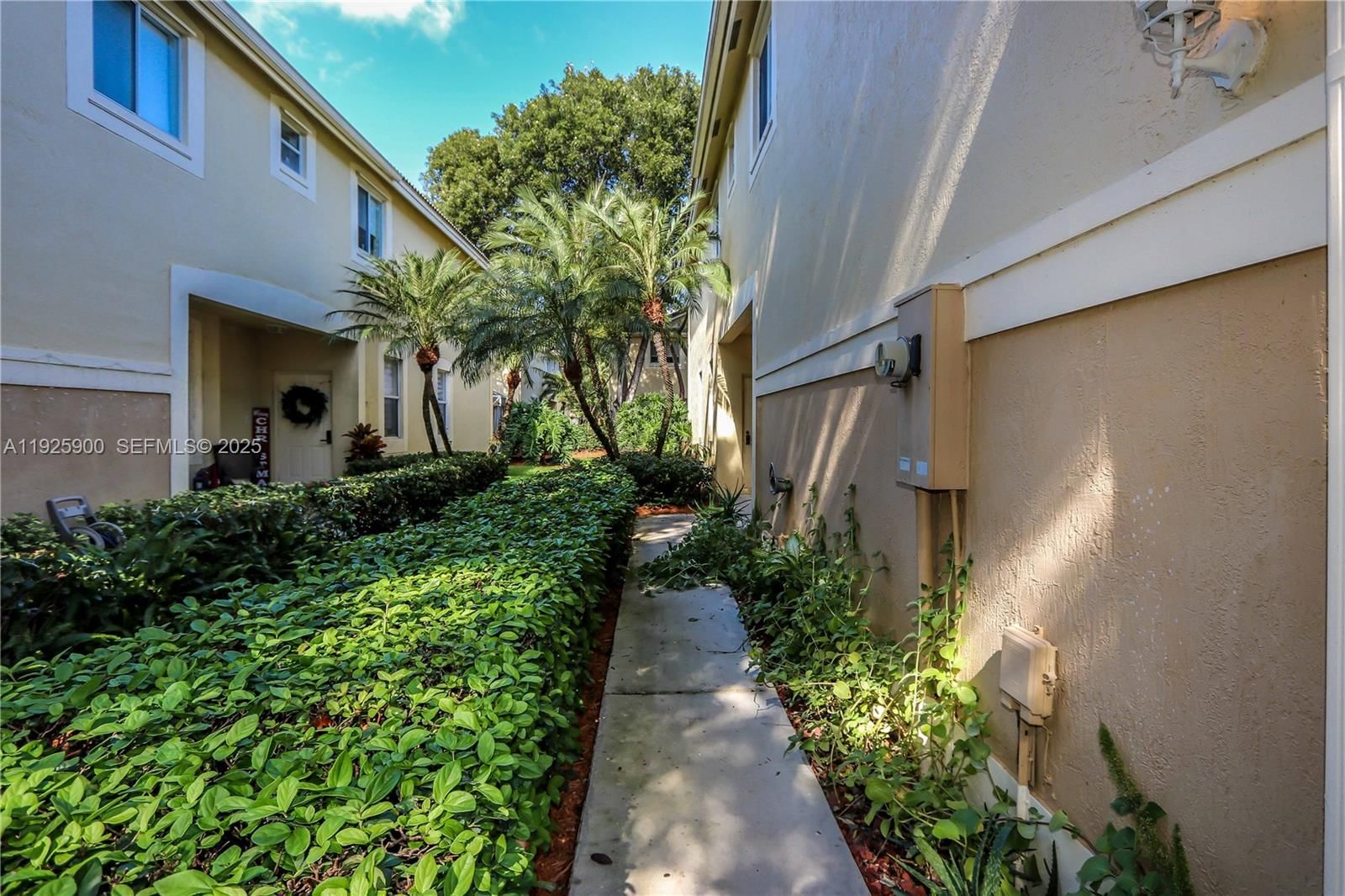 Real estate property located at 2143 Hacienda Ter, Broward, Sector 2 Boundary Plat, Weston, FL