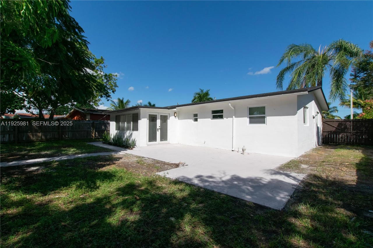 Real estate property located at 6210 Kimberly Blvd, Broward, Kimberly Village Sec One, North Lauderdale, FL