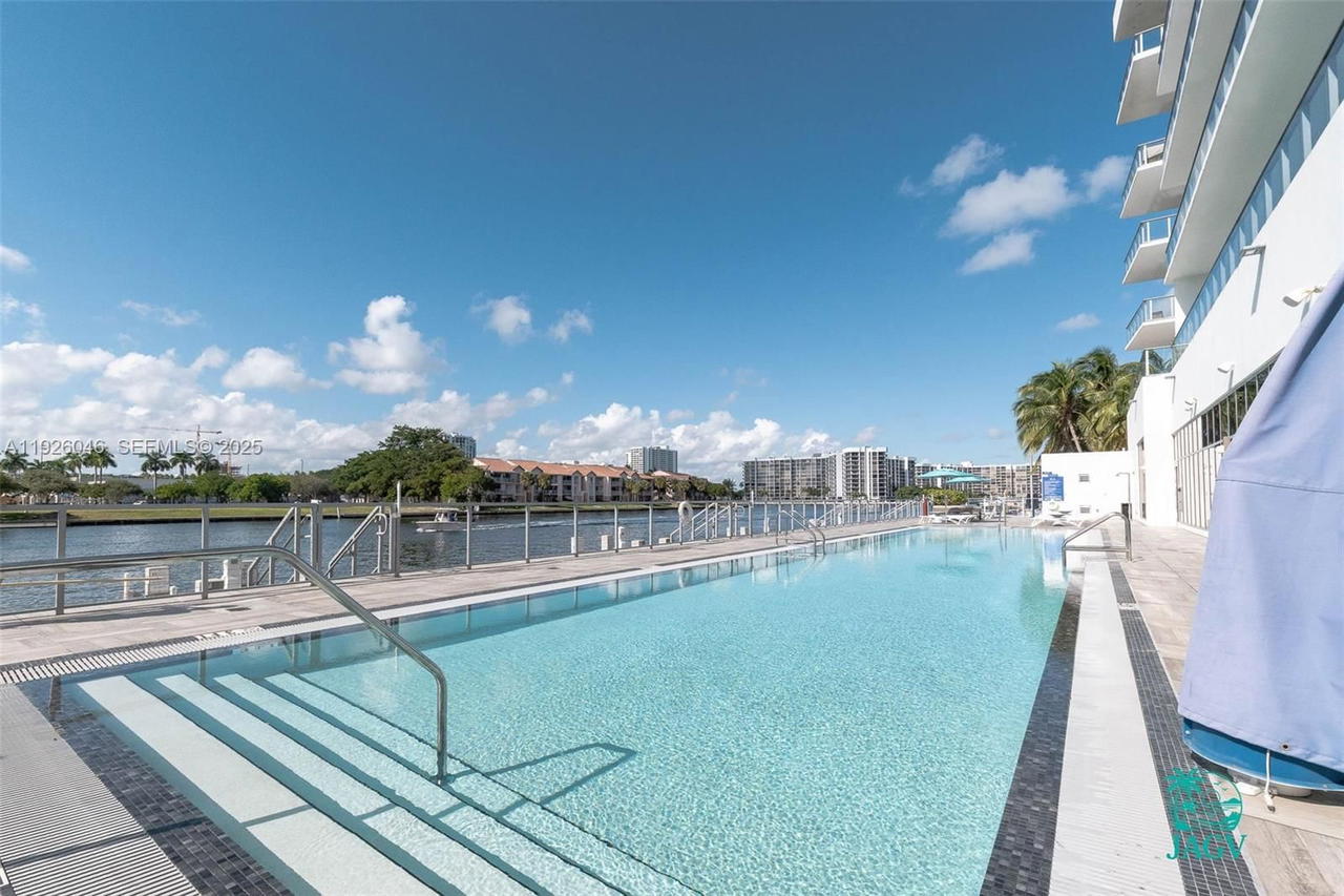Real estate property located at 4010 Ocean Dr R3005, Broward, 4010 South Ocean Condo, Hollywood, FL