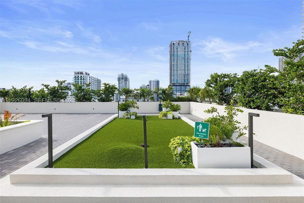 Real estate property located at 665 25th St #1801, Miami-dade, Onyx On The Bay Condo, Miami, FL