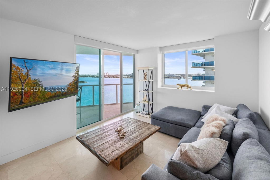 Real estate property located at 665 25th St #1801, Miami-dade, Onyx On The Bay Condo, Miami, FL