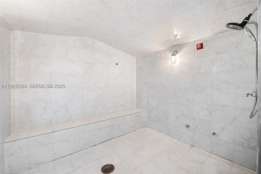 Real estate property located at 665 25th St #1801, Miami-dade, Onyx On The Bay Condo, Miami, FL