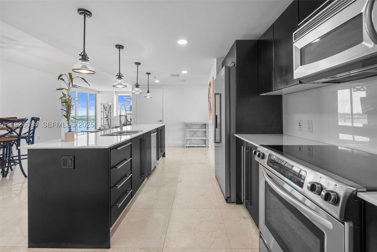 Real estate property located at 665 25th St #1801, Miami-dade, Onyx On The Bay Condo, Miami, FL