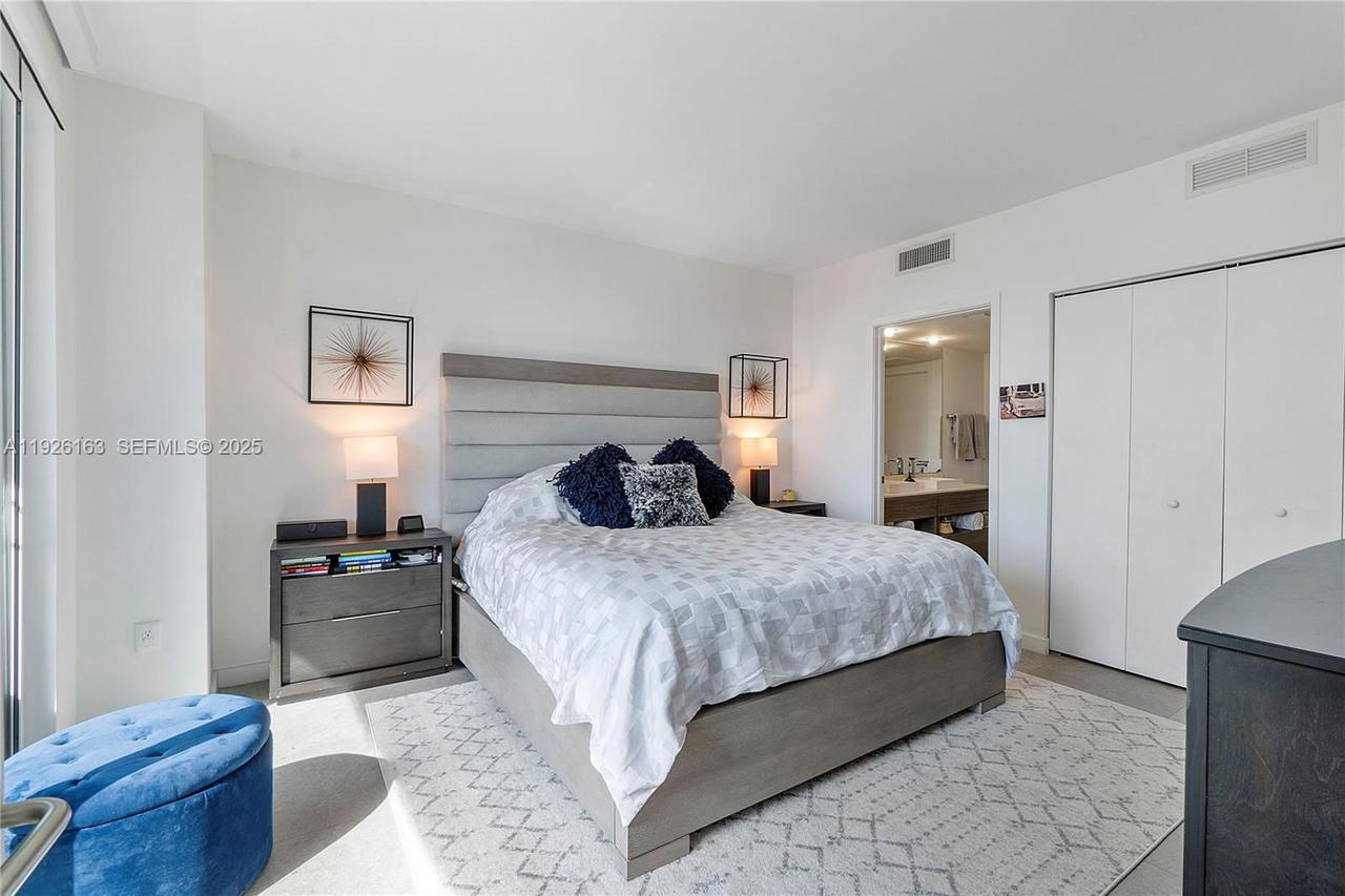 Real estate property located at 1100 Miami Ave #2302, Miami-dade, 1100 Millecento Residence, Miami, FL