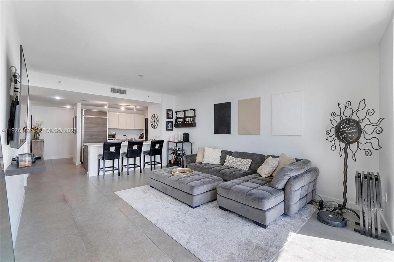 Real estate property located at 1100 Miami Ave #2302, Miami-dade, 1100 Millecento Residence, Miami, FL