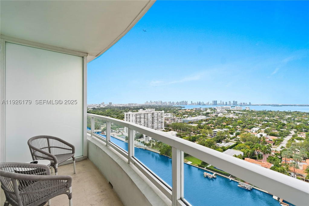 Real estate property located at 4401 Collins Ave #2517, Miami-dade, Fontainebleau Ii Condo, Miami Beach, FL
