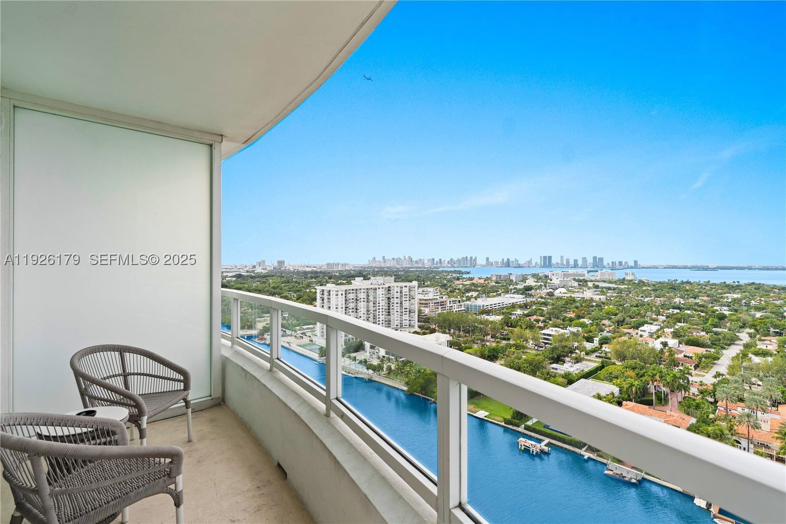Real estate property located at 4401 Collins Ave #2517, Miami-dade, Fontainebleau Ii Condo, Miami Beach, FL