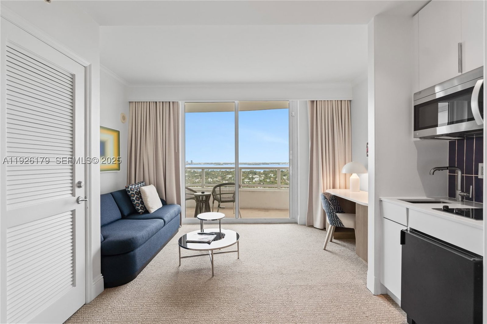 Real estate property located at 4401 Collins Ave #2517, Miami-dade, Fontainebleau Ii Condo, Miami Beach, FL