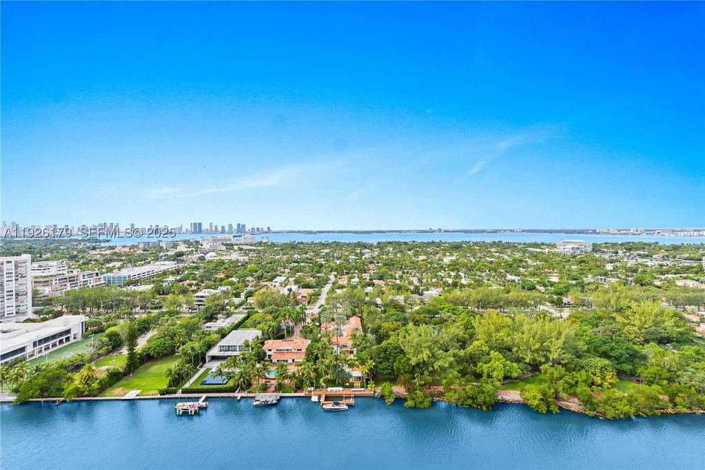 Real estate property located at 4401 Collins Ave #2517, Miami-dade, Fontainebleau Ii Condo, Miami Beach, FL