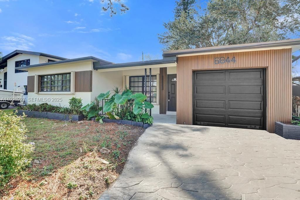 Real estate property located at 6844 12th St, Broward, Pembroke Pines No 2, Pembroke Pines, FL