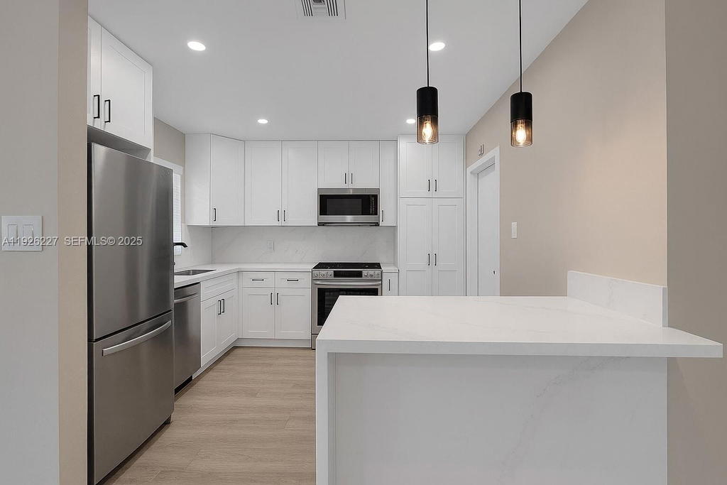 Real estate property located at 6844 12th St, Broward, Pembroke Pines No 2, Pembroke Pines, FL