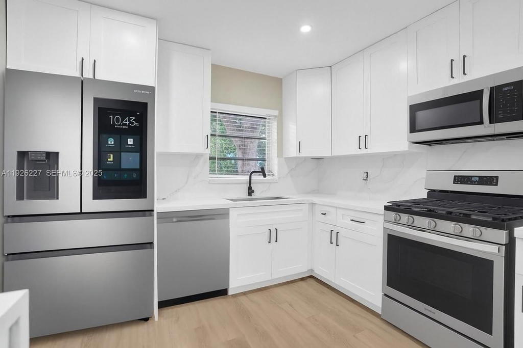 Real estate property located at 6844 12th St, Broward, Pembroke Pines No 2, Pembroke Pines, FL