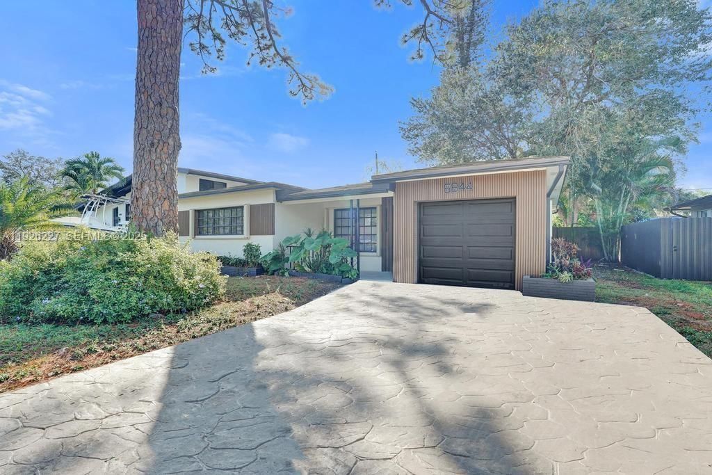 Real estate property located at 6844 12th St, Broward, Pembroke Pines No 2, Pembroke Pines, FL