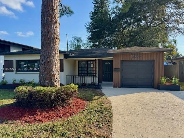 Real estate property located at 6844 12th St, Broward, Pembroke Pines No 2, Pembroke Pines, FL