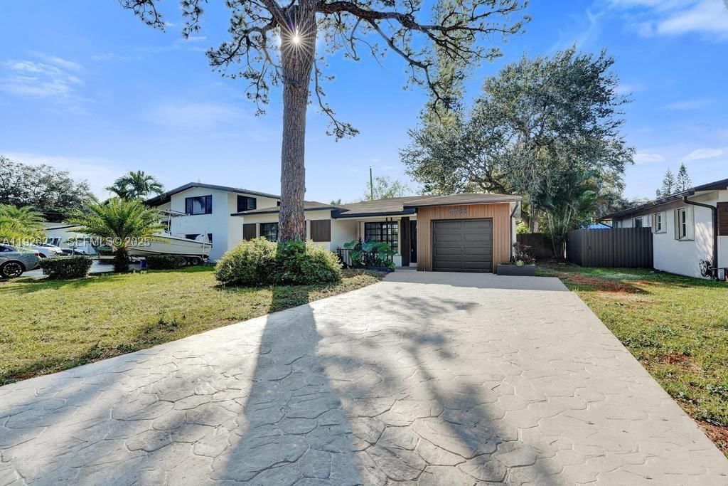 Real estate property located at 6844 12th St, Broward, Pembroke Pines No 2, Pembroke Pines, FL