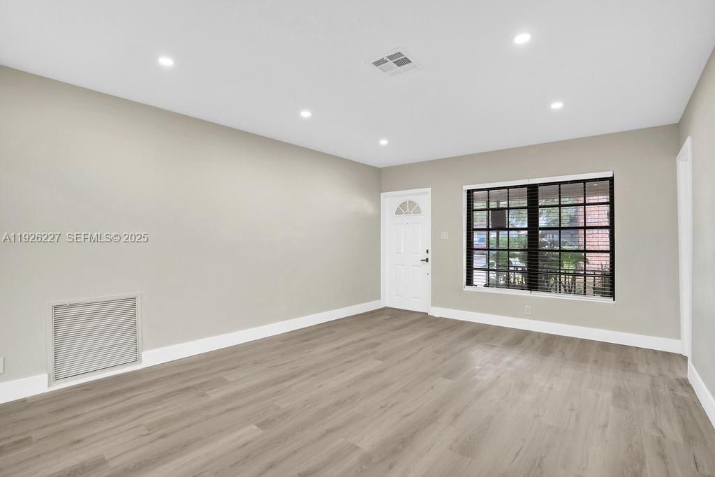 Real estate property located at 6844 12th St, Broward, Pembroke Pines No 2, Pembroke Pines, FL
