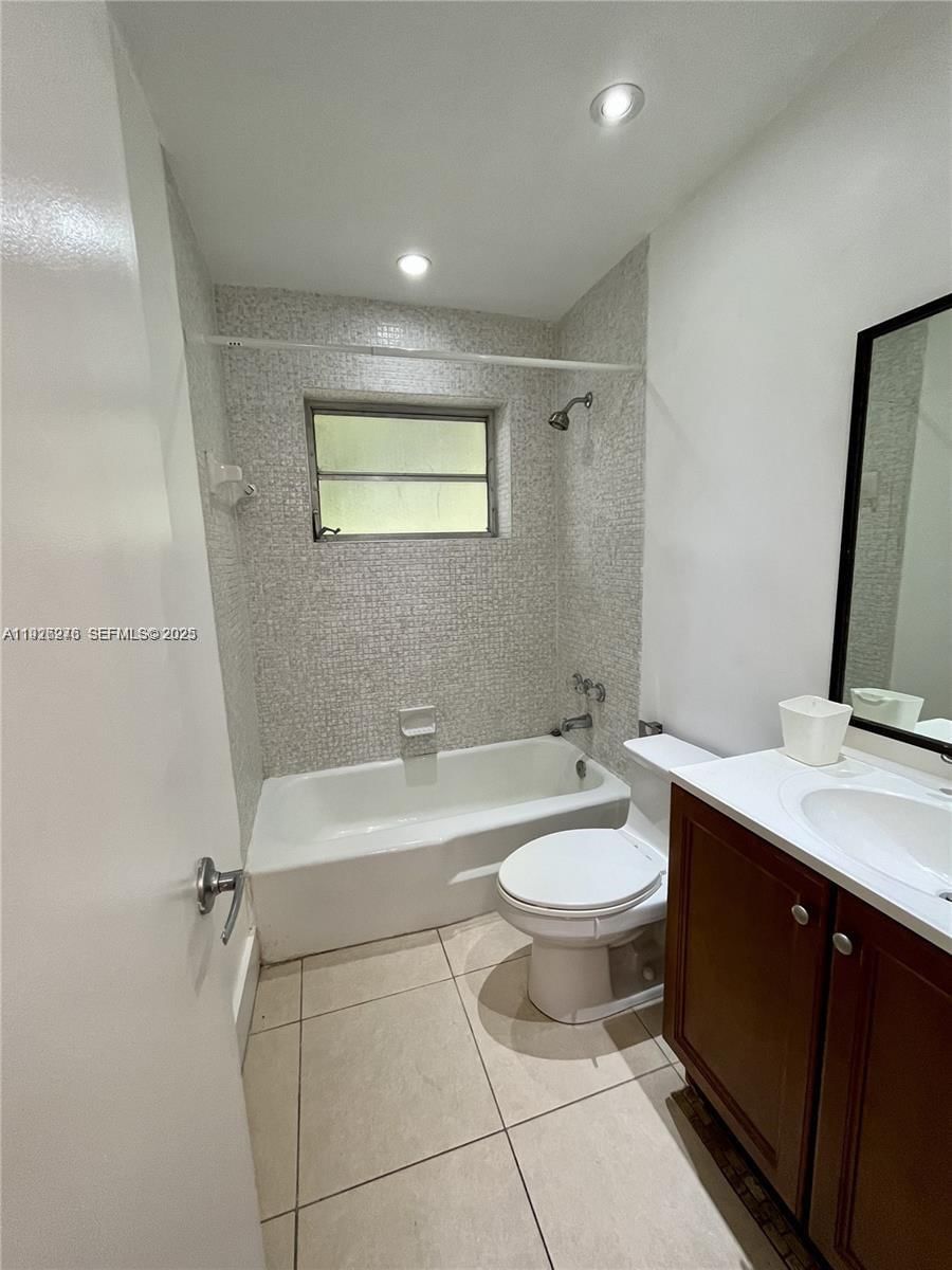 Real estate property located at 7250 94th Pl B6, Miami-dade, Sunset Palms West Condo, Miami, FL