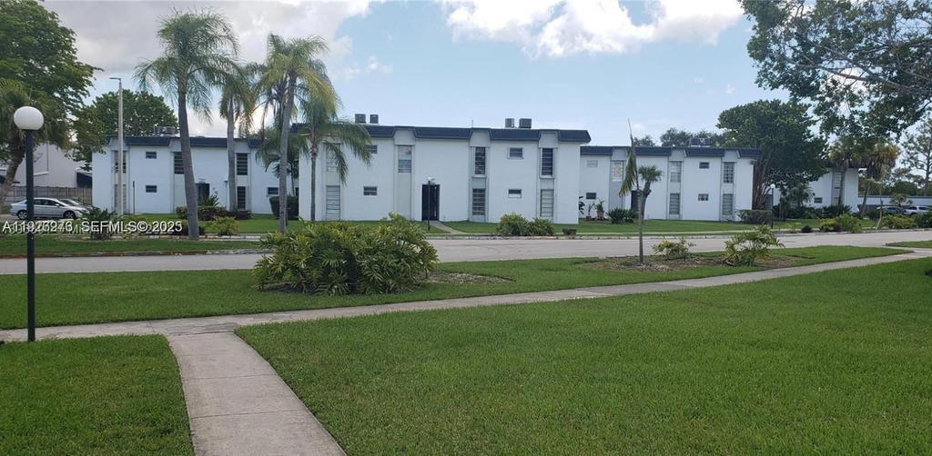 Real estate property located at 7250 94th Pl B6, Miami-dade, Sunset Palms West Condo, Miami, FL
