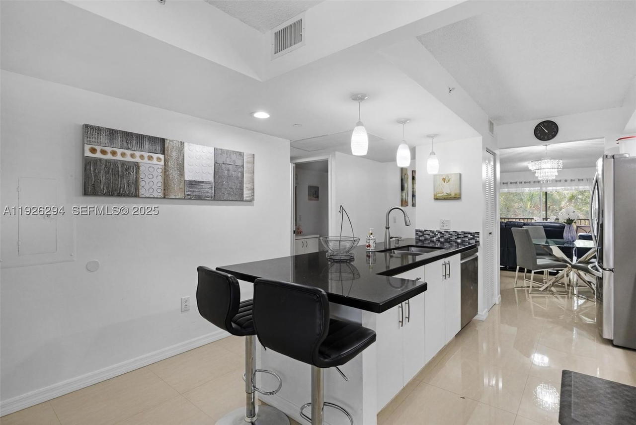 Real estate property located at 900 142nd Ave #306L, Broward, Suffolk At Century Villag, Pembroke Pines, FL