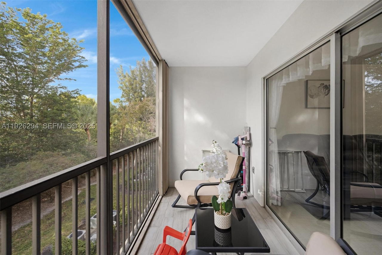 Real estate property located at 900 142nd Ave #306L, Broward, Suffolk At Century Villag, Pembroke Pines, FL