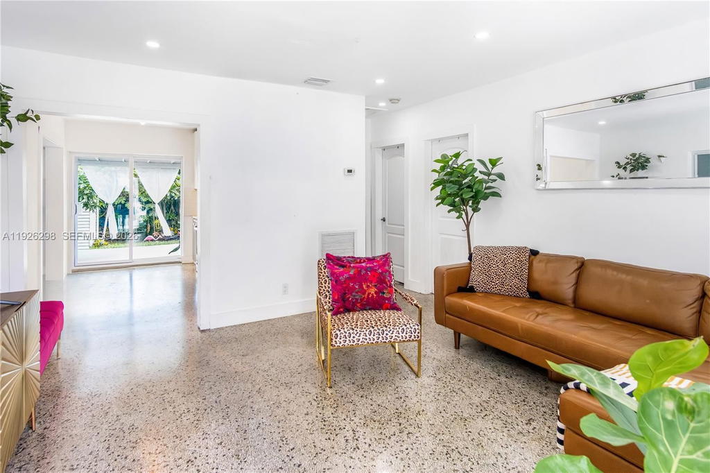 Real estate property located at 5300 1st Ave, Broward, North Andrews Terrace Fir, Oakland Park, FL