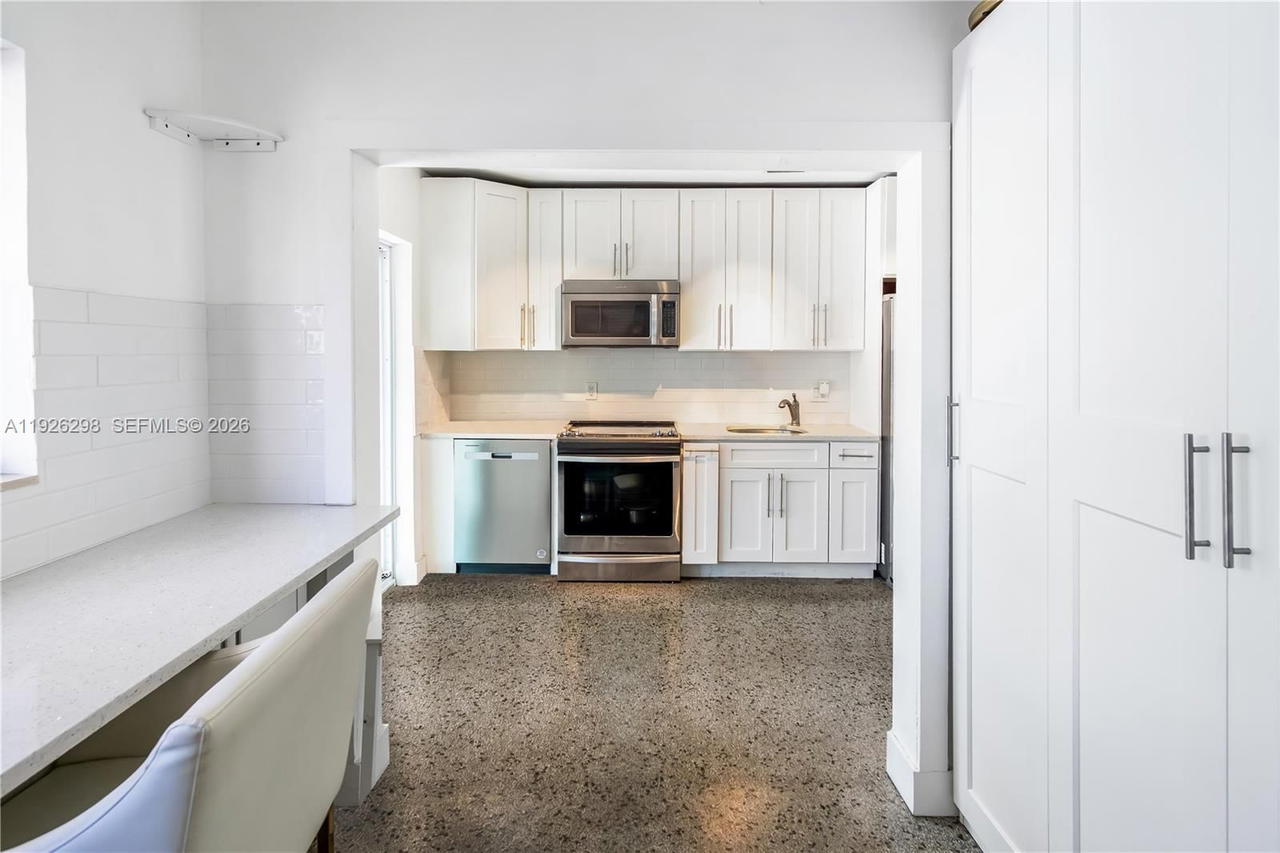 Real estate property located at 5300 1st Ave, Broward, North Andrews Terrace Fir, Oakland Park, FL