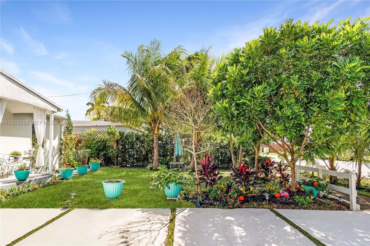 Real estate property located at 5300 1st Ave, Broward, North Andrews Terrace Fir, Oakland Park, FL