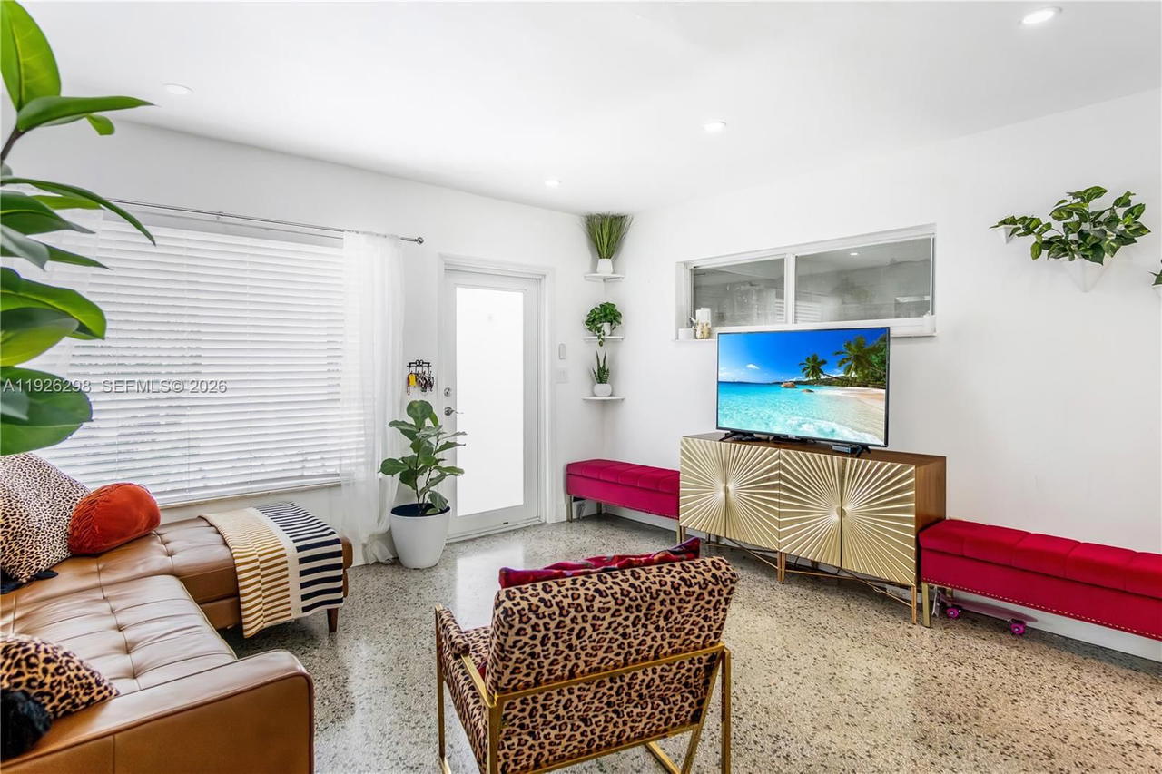 Real estate property located at 5300 1st Ave, Broward, North Andrews Terrace Fir, Oakland Park, FL