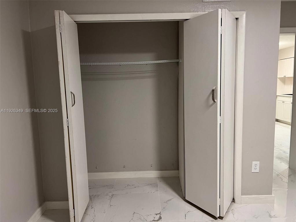 Real estate property located at 4300 67th Ave #21, Miami-dade, Gables Edge Condo, Miami, FL