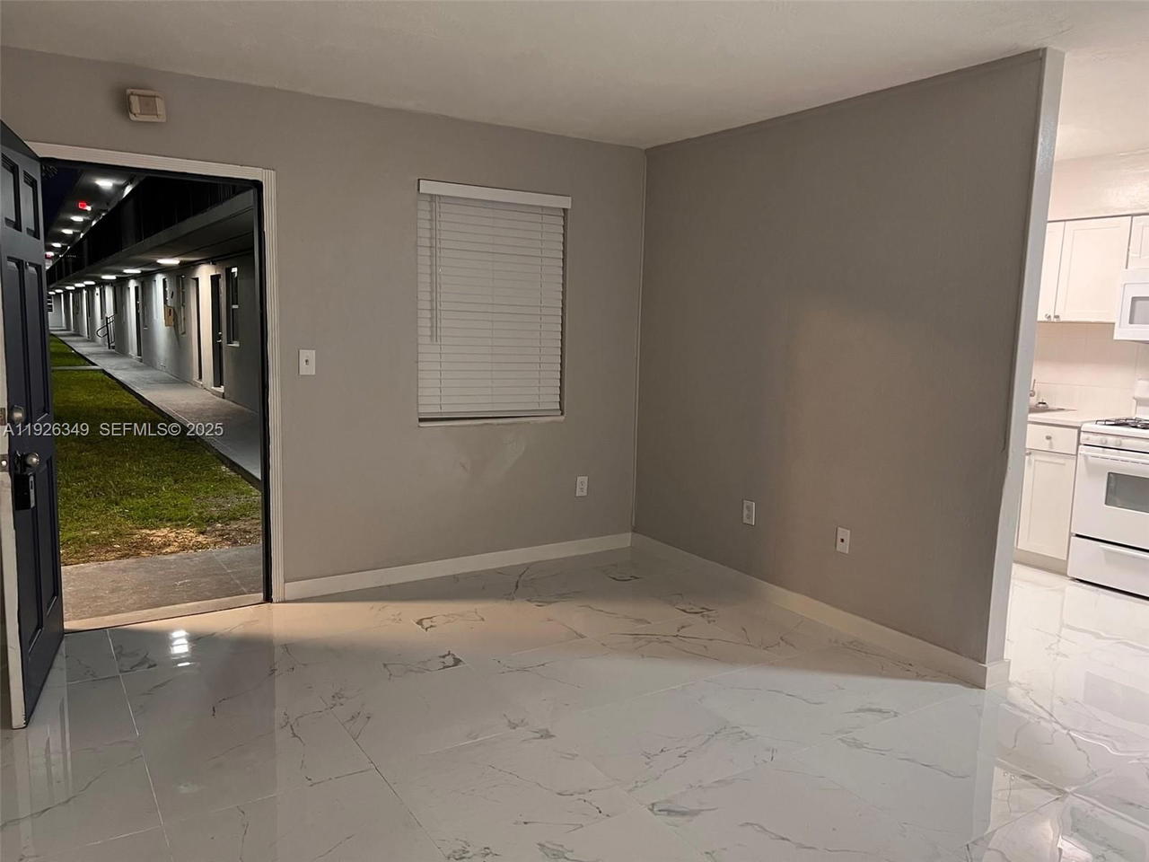 Real estate property located at 4300 67th Ave #21, Miami-dade, Gables Edge Condo, Miami, FL