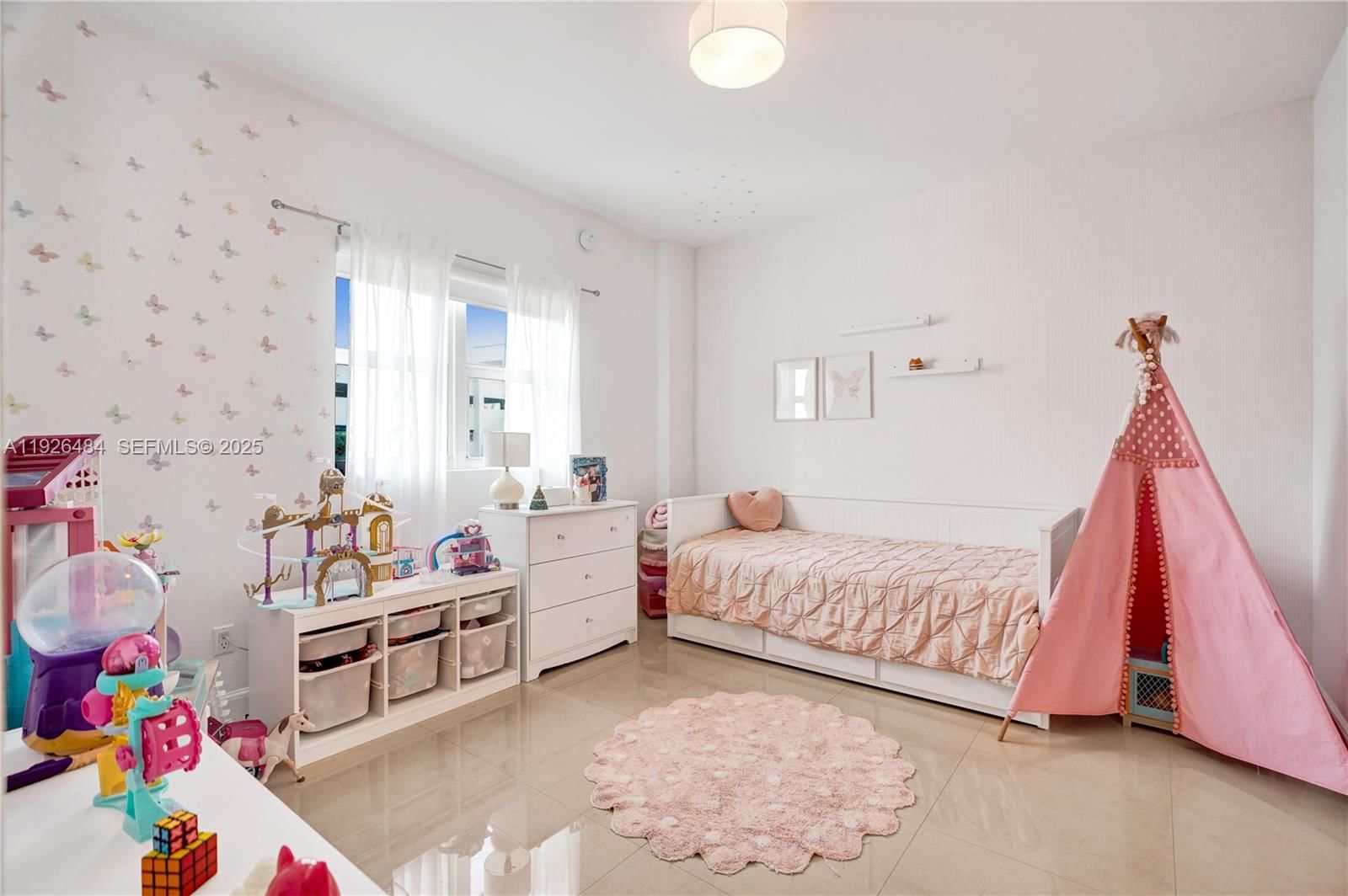 Real estate property located at 14951 Royal Oaks Ln #401, Miami-dade, The Oaks I Condo, North Miami, FL