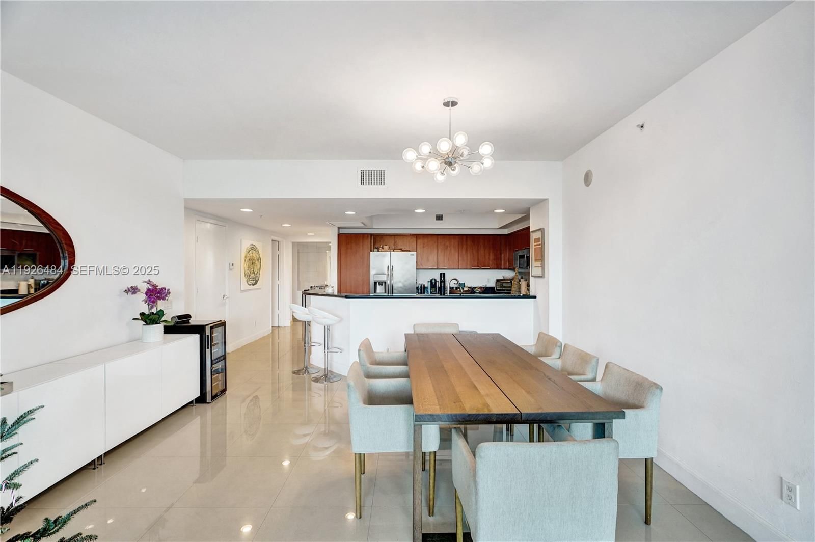 Real estate property located at 14951 Royal Oaks Ln #401, Miami-dade, The Oaks I Condo, North Miami, FL