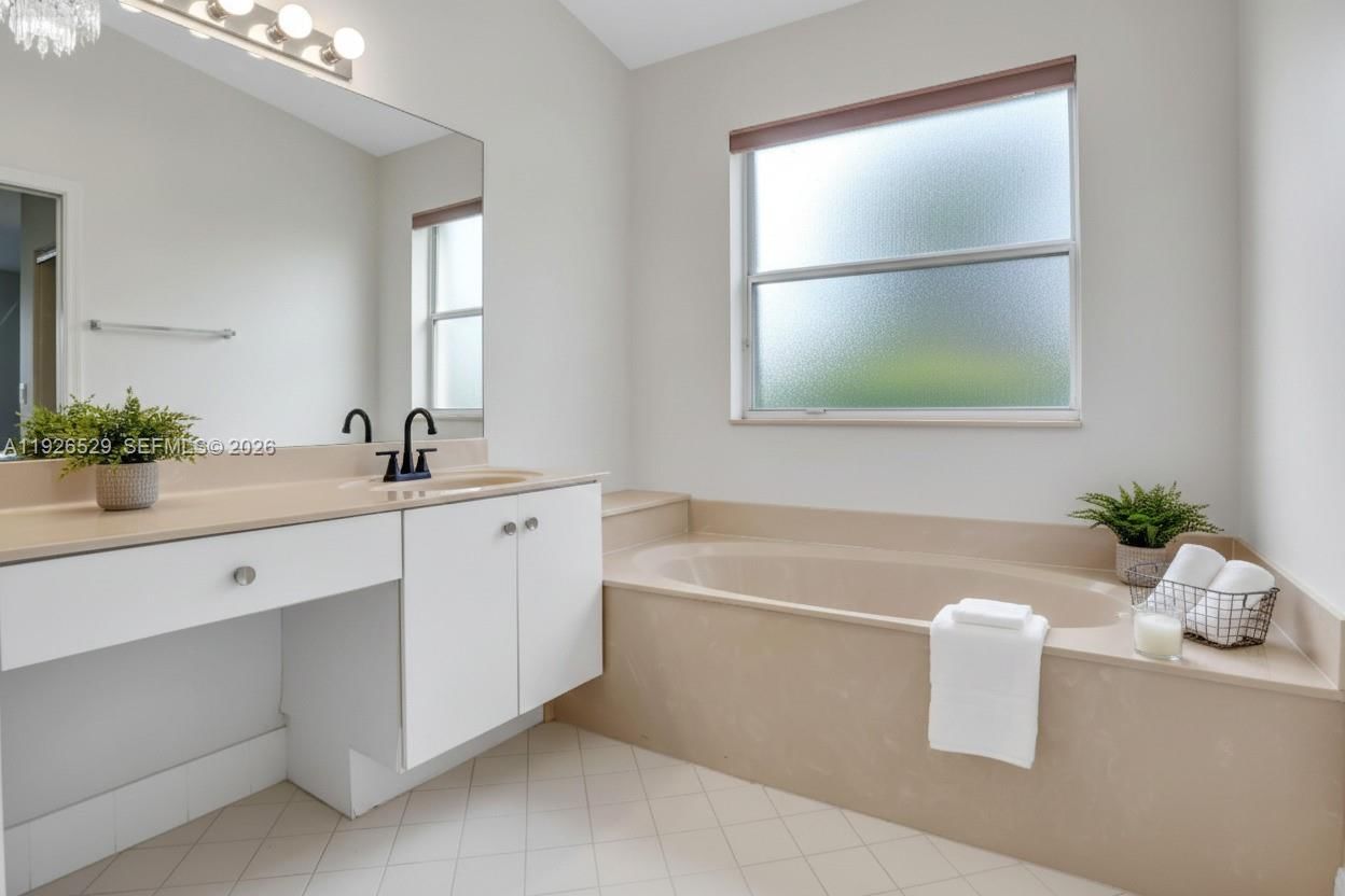 Real estate property located at 22065 Palm Grass Dr, Palm Beach, Boca Winds Par E, Boca Raton, FL