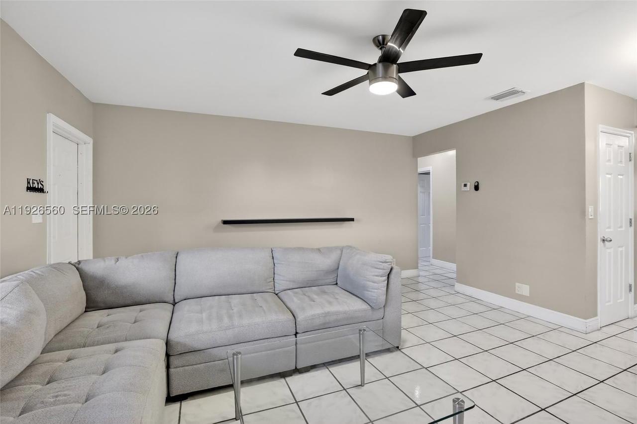 Real estate property located at 2600 Ocean Dr S315, Broward, Waterway @ Hollywood Beac, Hollywood, FL