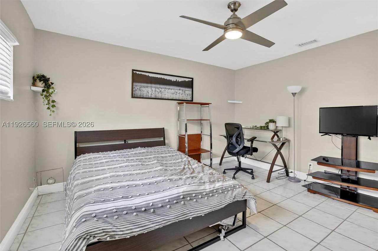 Real estate property located at 2600 Ocean Dr S315, Broward, Waterway @ Hollywood Beac, Hollywood, FL