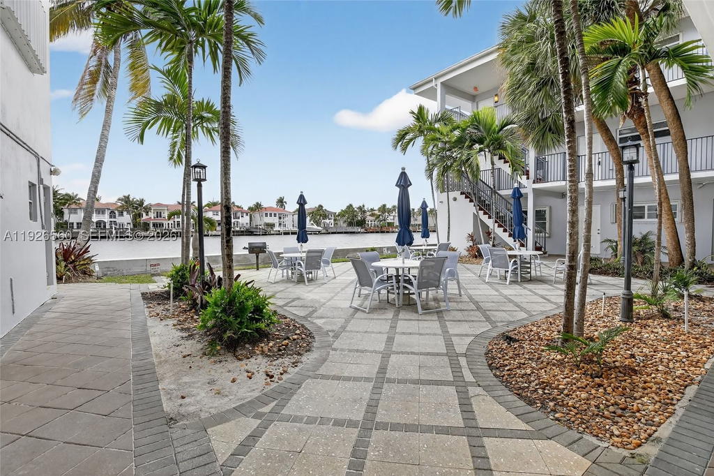 Real estate property located at 2600 Ocean Dr S315, Broward, Waterway @ Hollywood Beac, Hollywood, FL