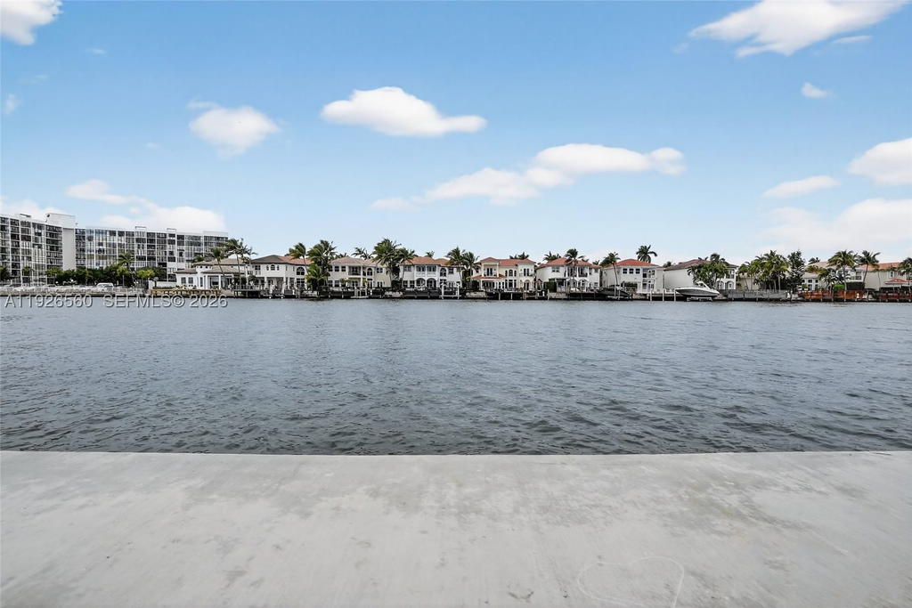 Real estate property located at 2600 Ocean Dr S315, Broward, Waterway @ Hollywood Beac, Hollywood, FL