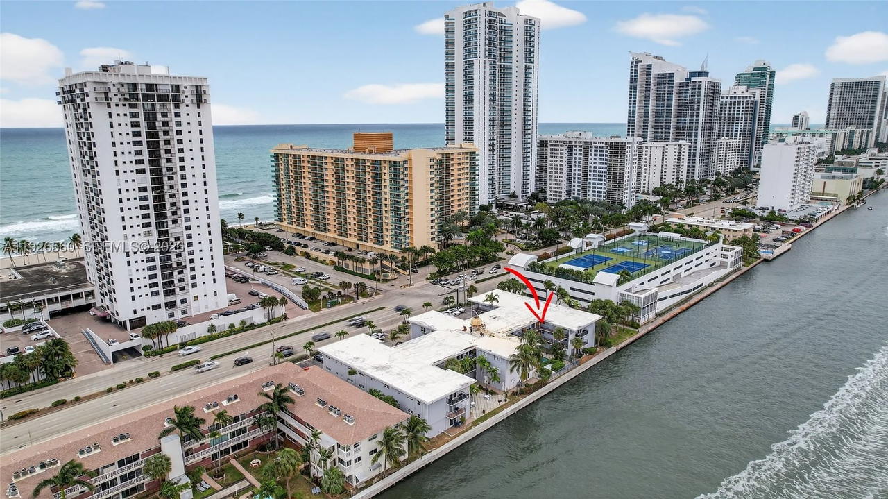 Real estate property located at 2600 Ocean Dr S315, Broward, Waterway @ Hollywood Beac, Hollywood, FL