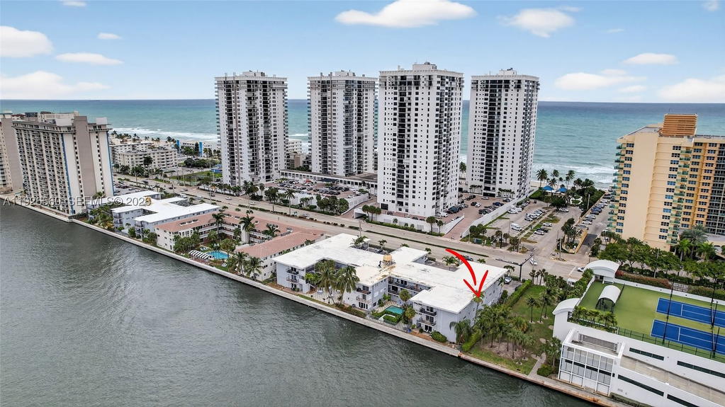 Real estate property located at 2600 Ocean Dr S315, Broward, Waterway @ Hollywood Beac, Hollywood, FL