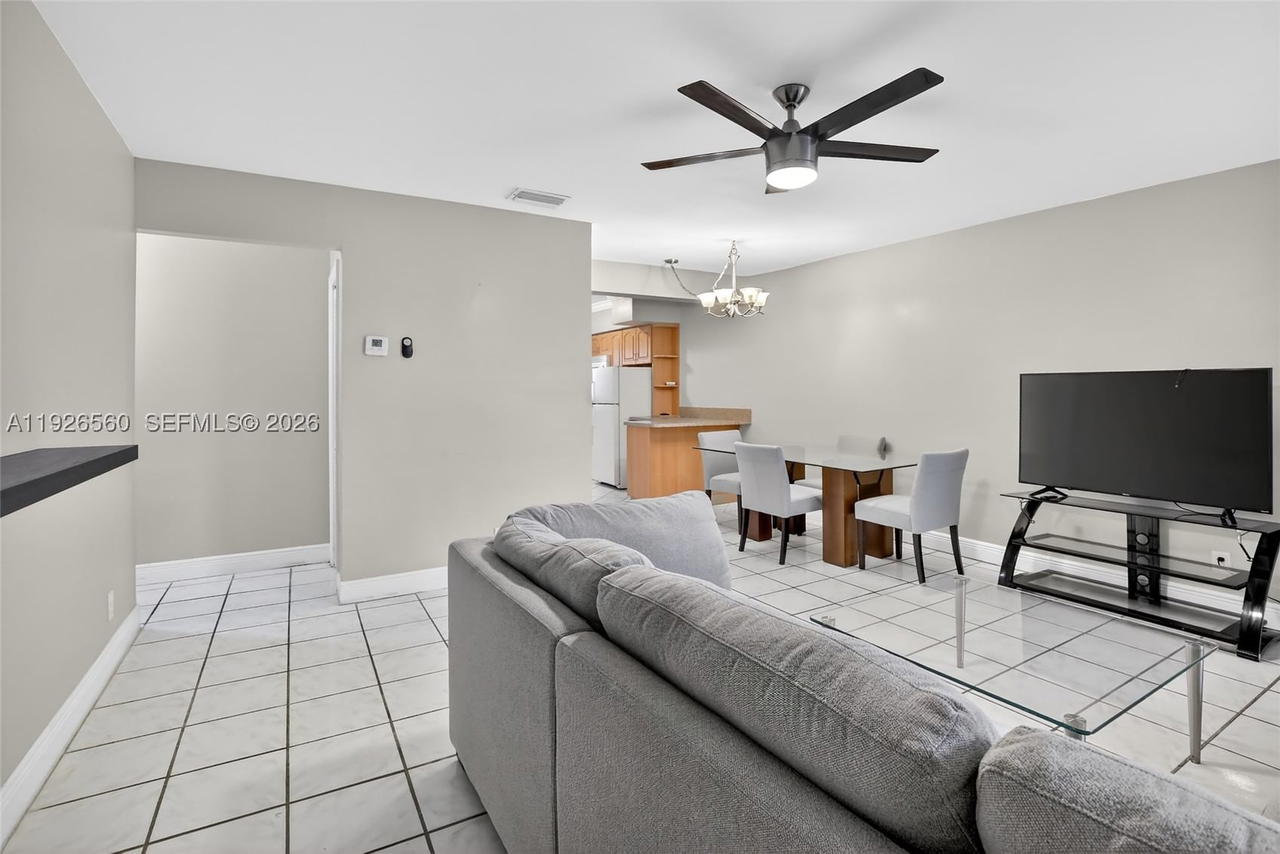 Real estate property located at 2600 Ocean Dr S315, Broward, Waterway @ Hollywood Beac, Hollywood, FL