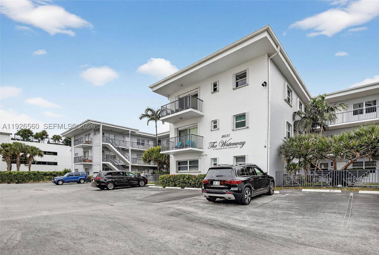Real estate property located at 2600 Ocean Dr S315, Broward, Waterway @ Hollywood Beac, Hollywood, FL