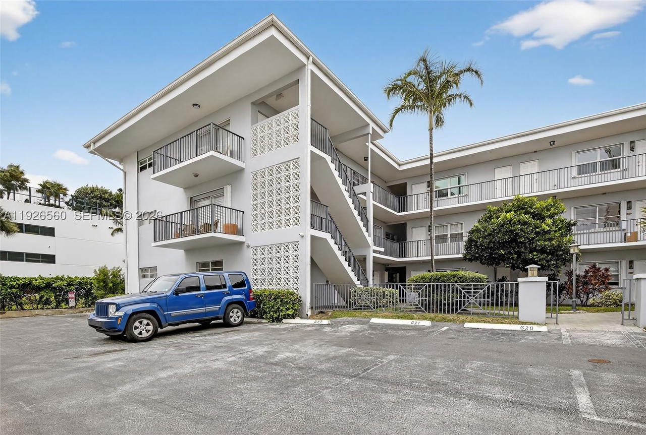 Real estate property located at 2600 Ocean Dr S315, Broward, Waterway @ Hollywood Beac, Hollywood, FL
