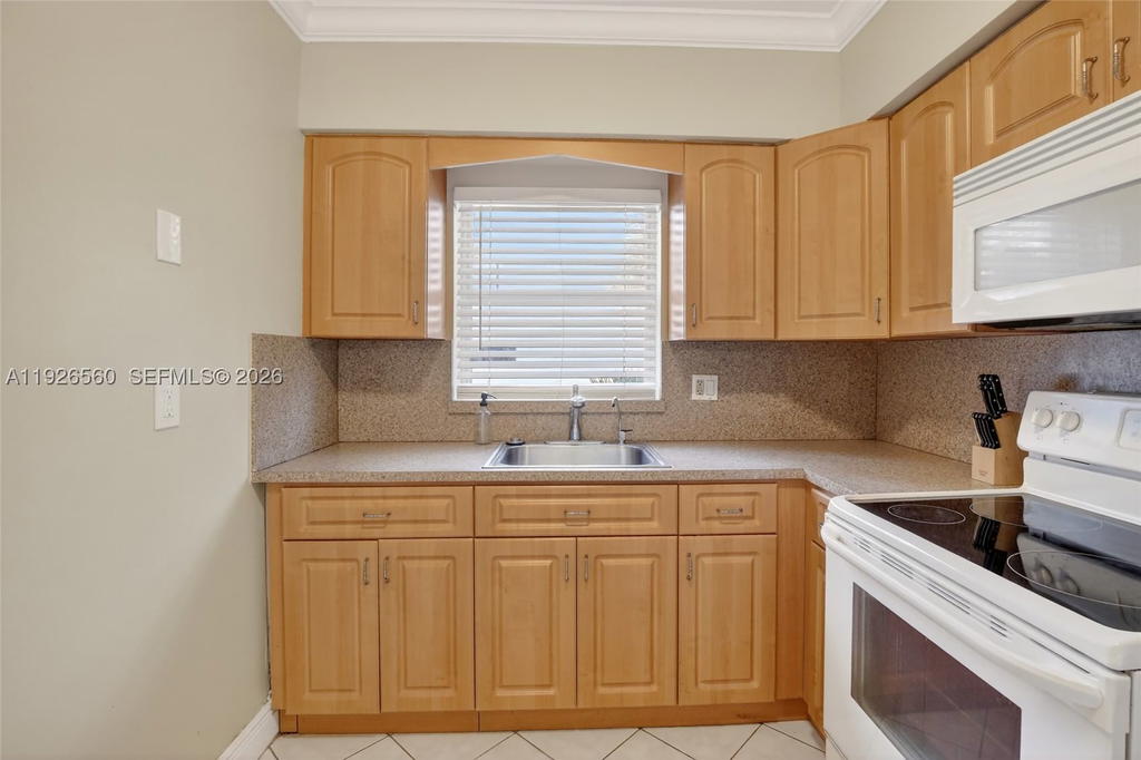 Real estate property located at 2600 Ocean Dr S315, Broward, Waterway @ Hollywood Beac, Hollywood, FL