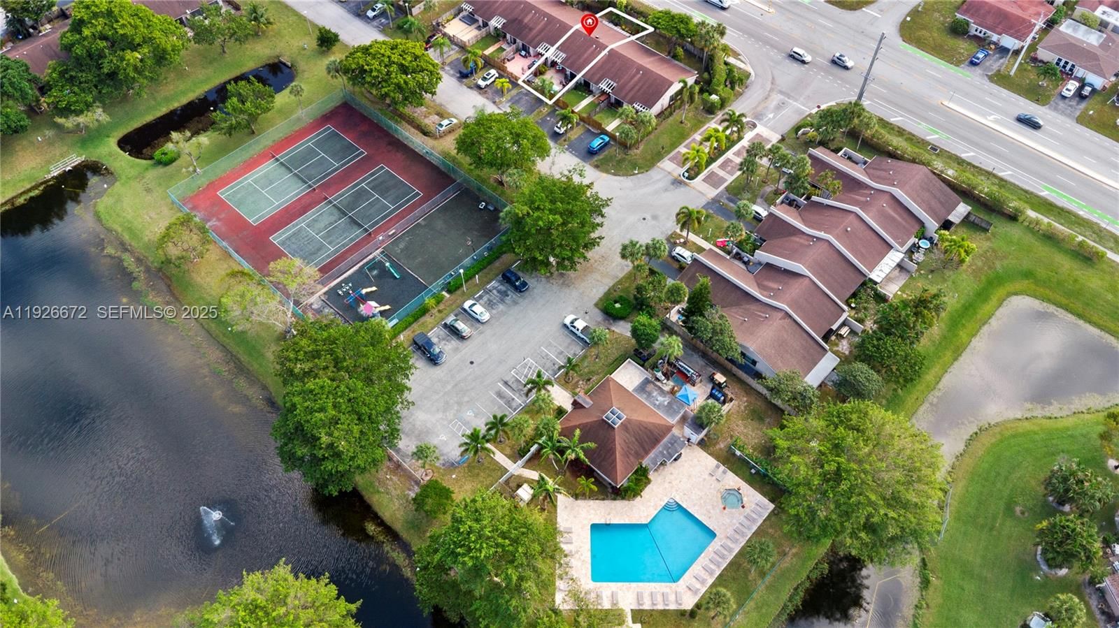 Real estate property located at 1056 Lakes Dr, Broward, The Lakes, Deerfield Beach, FL